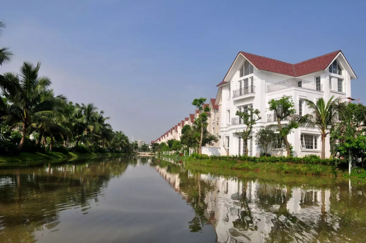 Khu biệt thự Vinhomes riverside đường Hoa Sữa