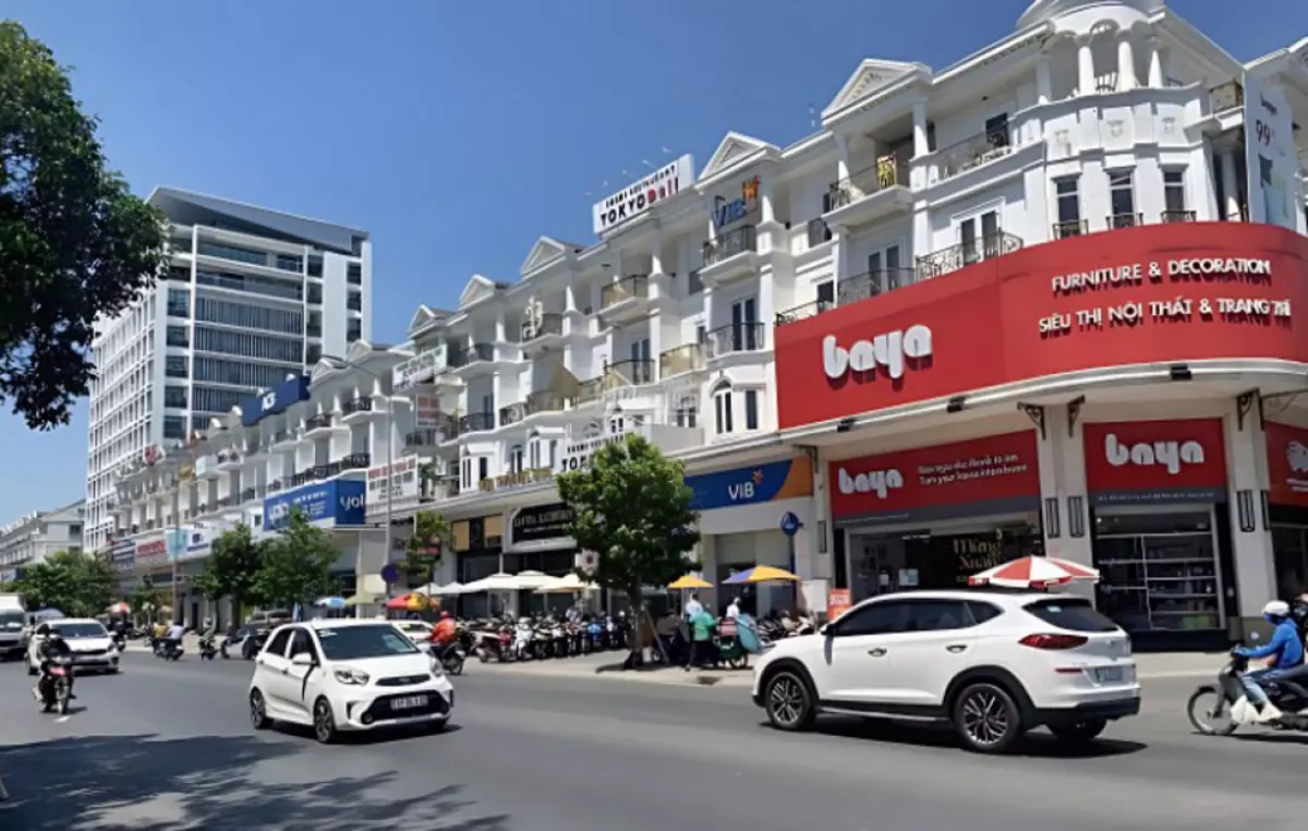 Shophouse Cityland Garden Hills trên trục đường Phan Văn Trị, kế bên Emart Gò Vấp luôn nhộn nhịp