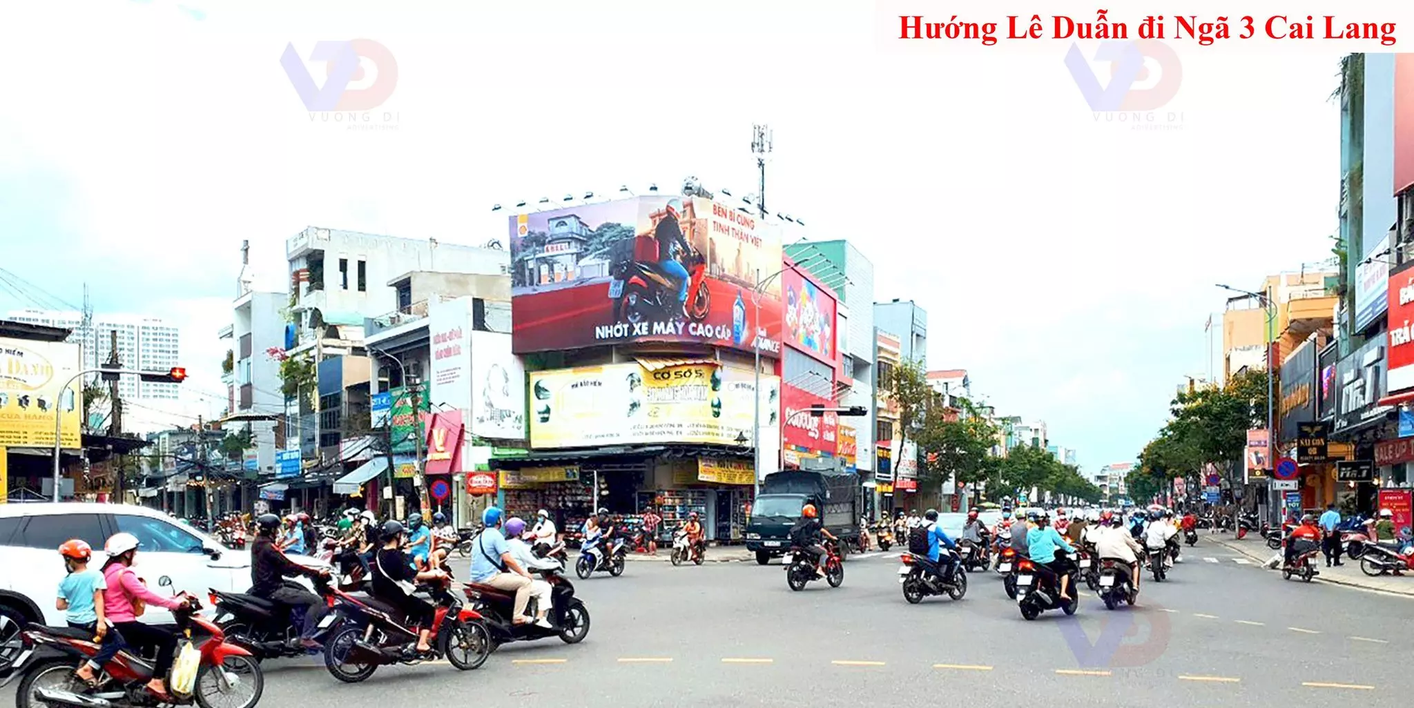 Bảng quảng cáo tại Ngã 4 Hoàng Hoa Thám - Lê Duẫn, Đà Nẵng