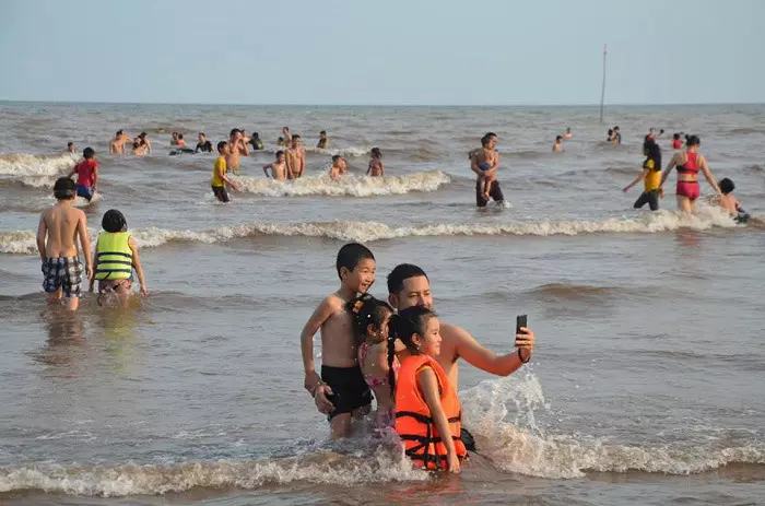 Bình minh trên biển Hải Thịnh