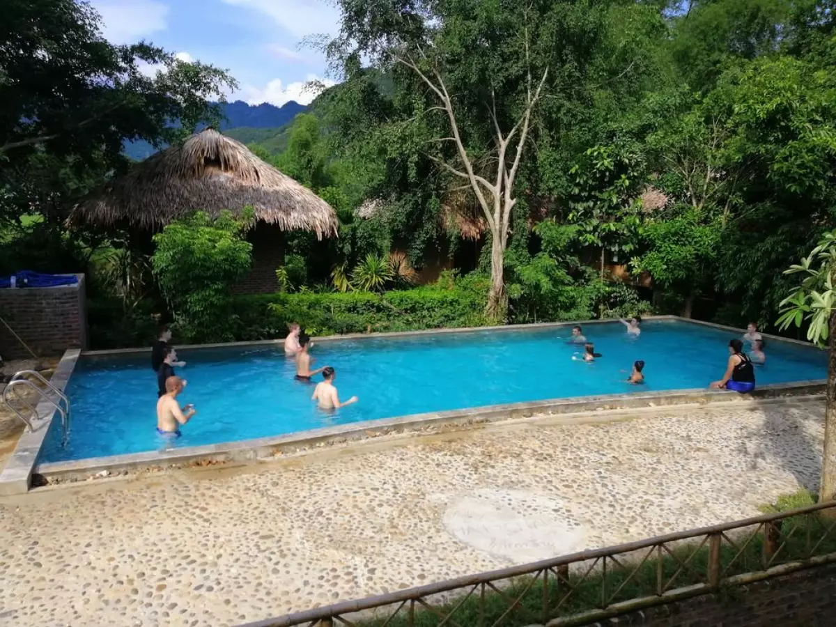 hồ bơi ở mai châu farmstay, 38 bản lác 2