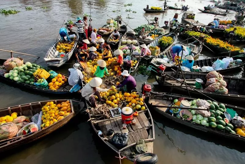 Cảnh chợ nổi Bến Tre