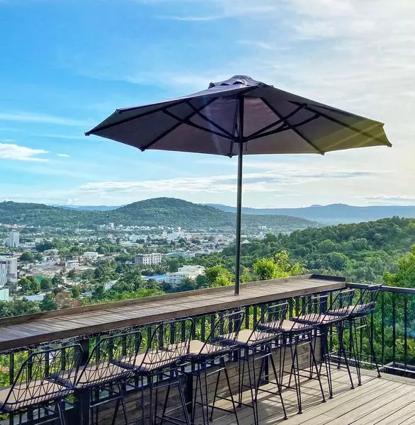 Chuồn Chuồn Bistro & Skybar - Cafe đỉnh đồi tại Phú Quốc với view hoàng hôn cực hot