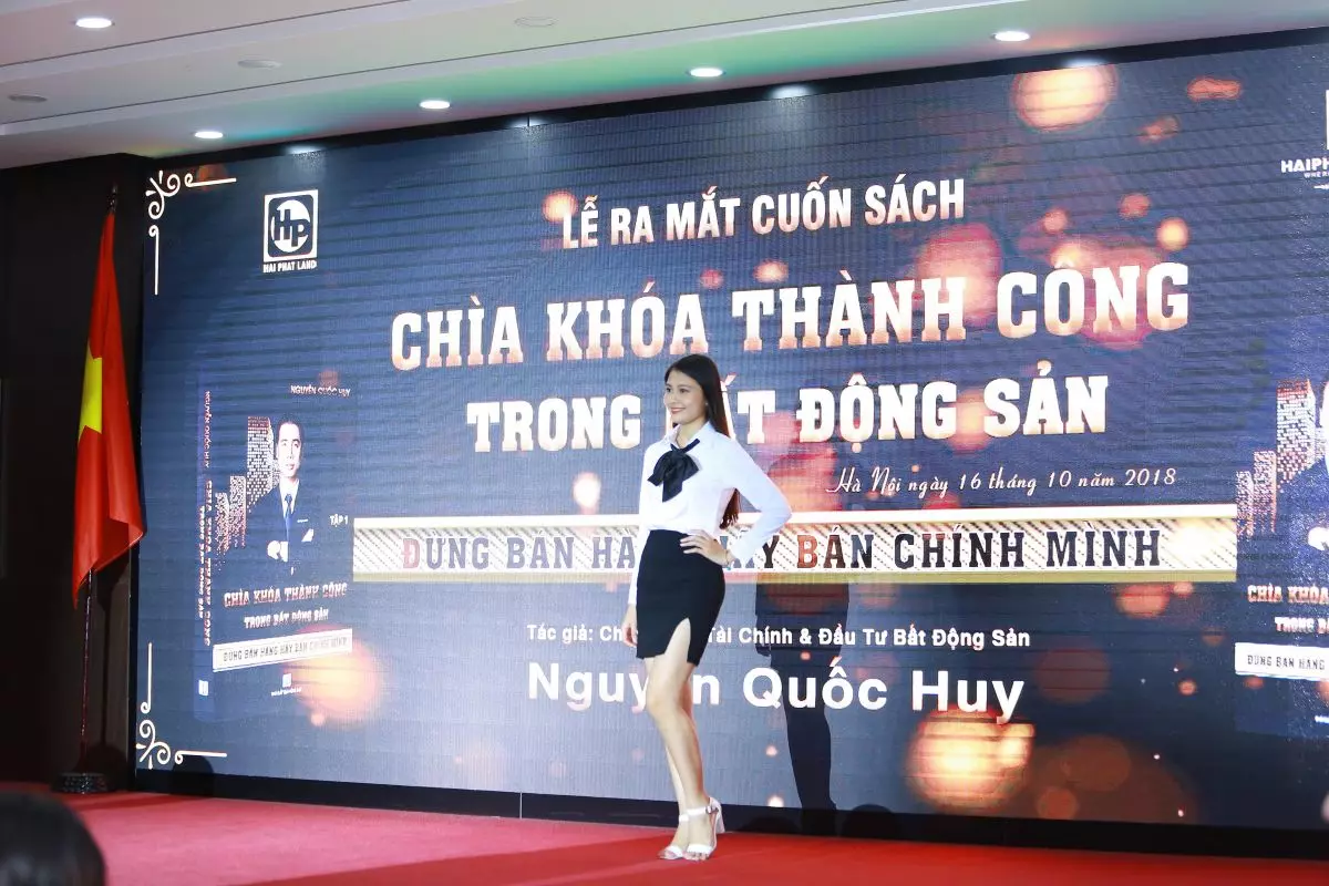 Tiết mục nhảy mở màn sôi động được thể hiện bởi các học viên đến từ Học viện BĐS Hải Phát