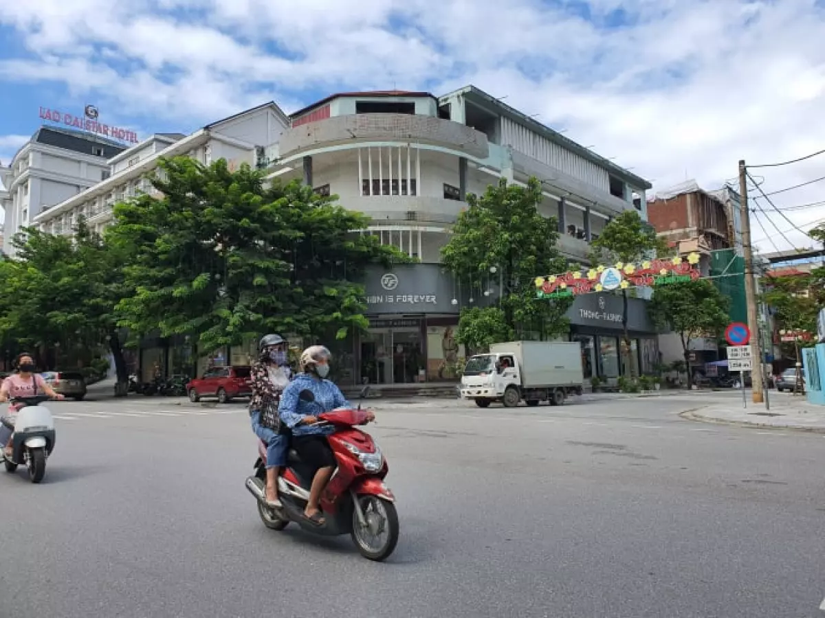 Những khu đất kim cương 2 mặt tiền ở trung tâm thành phố đã được UBND tỉnh Lào Cai bán với giá chỉ xấp xỉ 20 triệu đồng/m2.