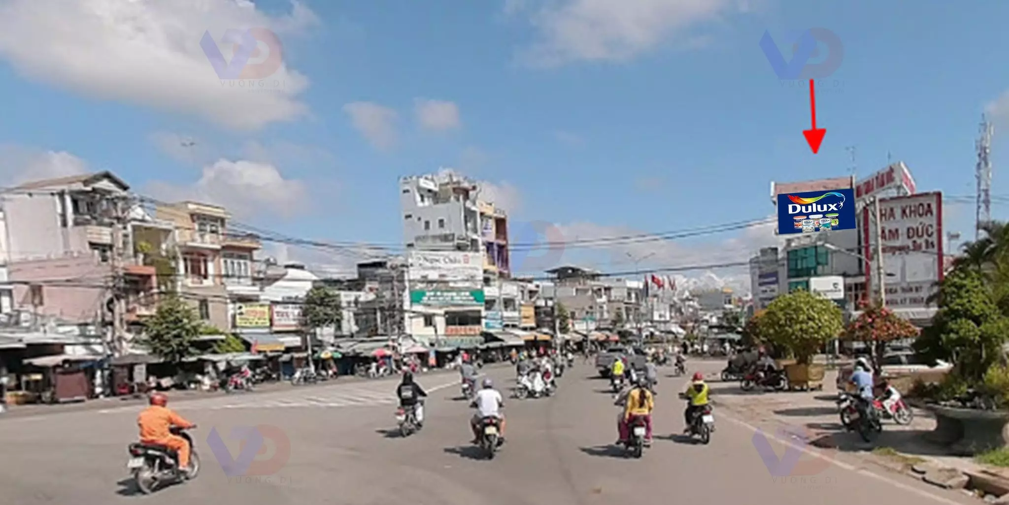 Bảng quảng cáo tại Vòng xoay Gò Dầu, Tây Ninh