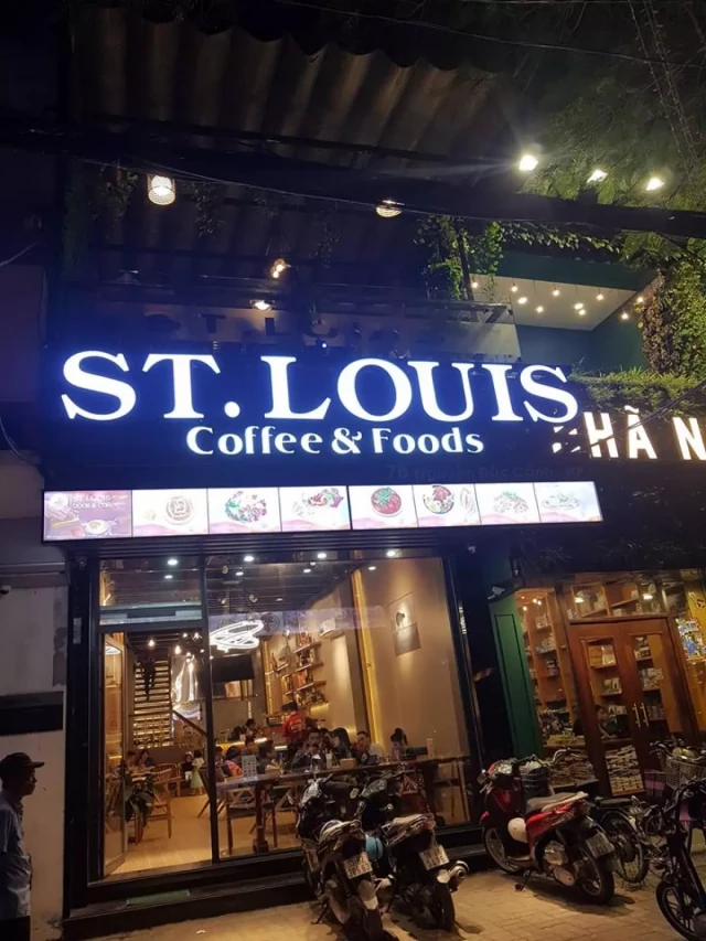   ST Louis Coffee and Foods: Không gian trẻ trung và hiện đại